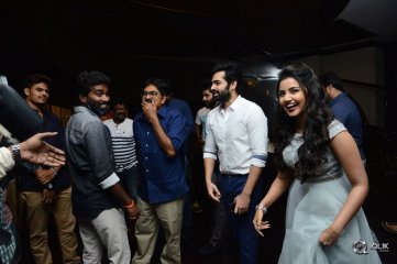 Vunnadhi Okate Zindagi Movie Pre Release Function